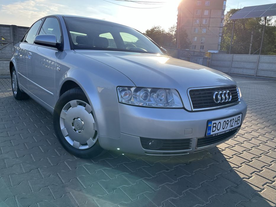 Audi A4 1.6 бензин