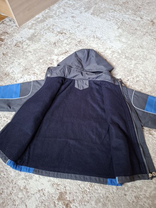 Курточка весна-осінь  на флісі на хлочика 110-116 см