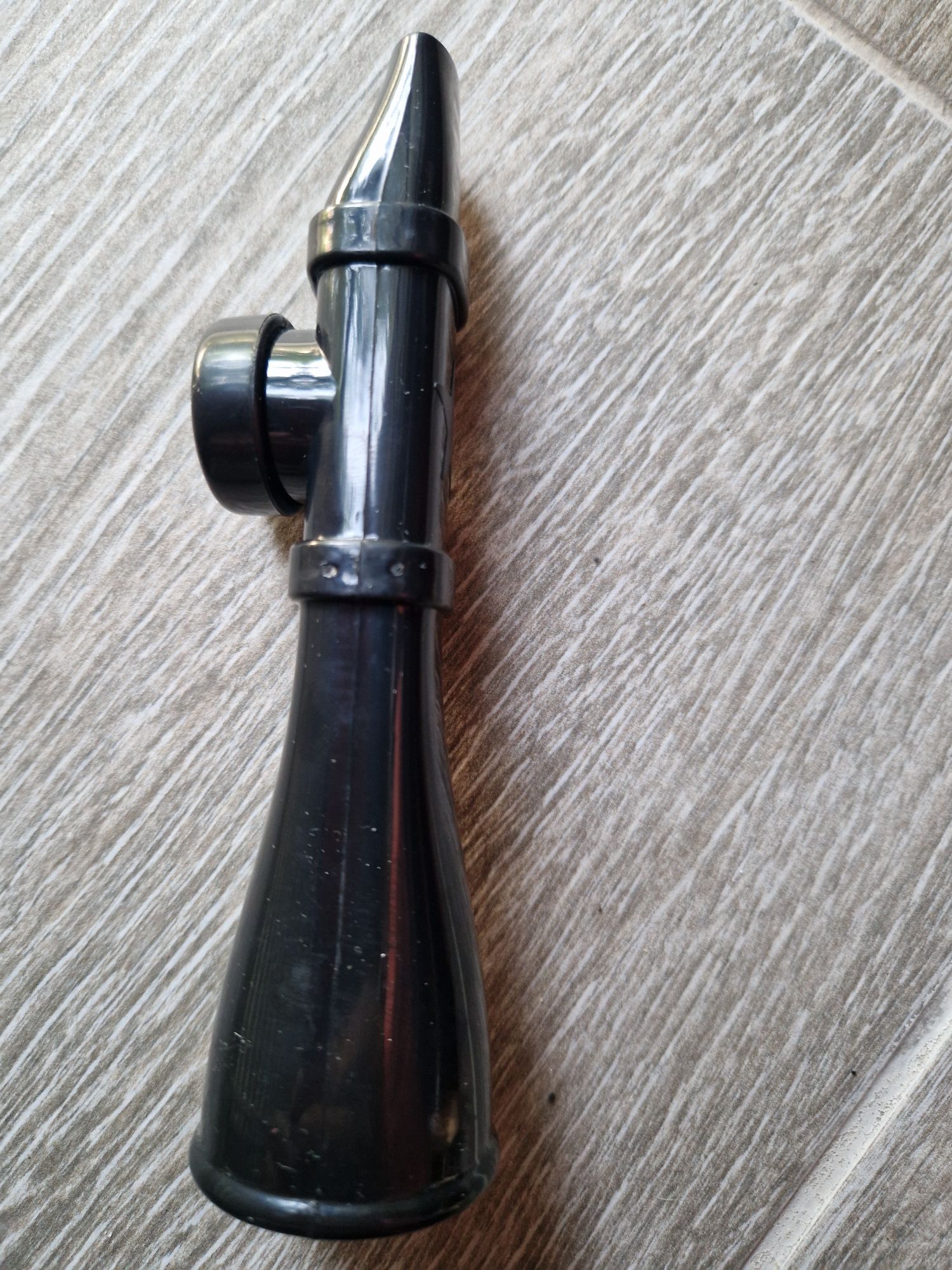 Instrumento musical.  Kazoo. Novo