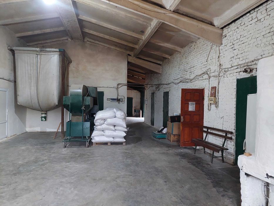 виробничі приміщення  понад 2000 м/кв оренда.