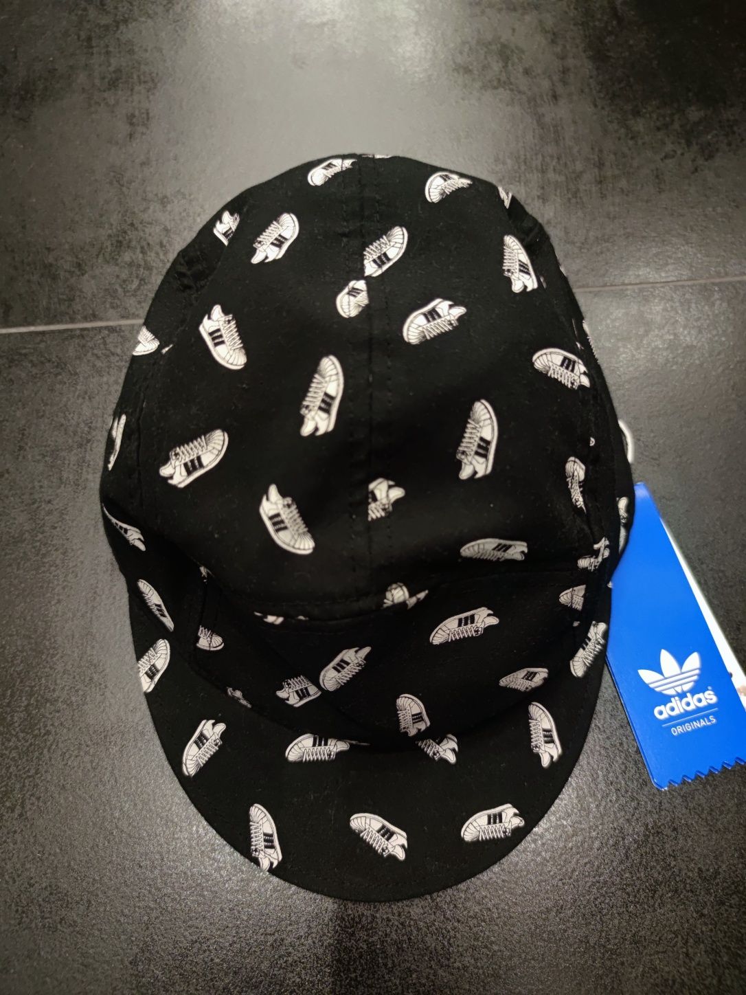 Czapka z daszkiem Adidas Originals Superstar 5 Panel Cap. TANIEJ!