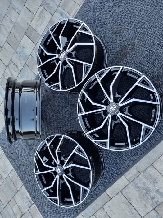 Nowe 18 " Toyota felgi alu C-HR Yaris Cross Auris Corolla RAV4 Camry