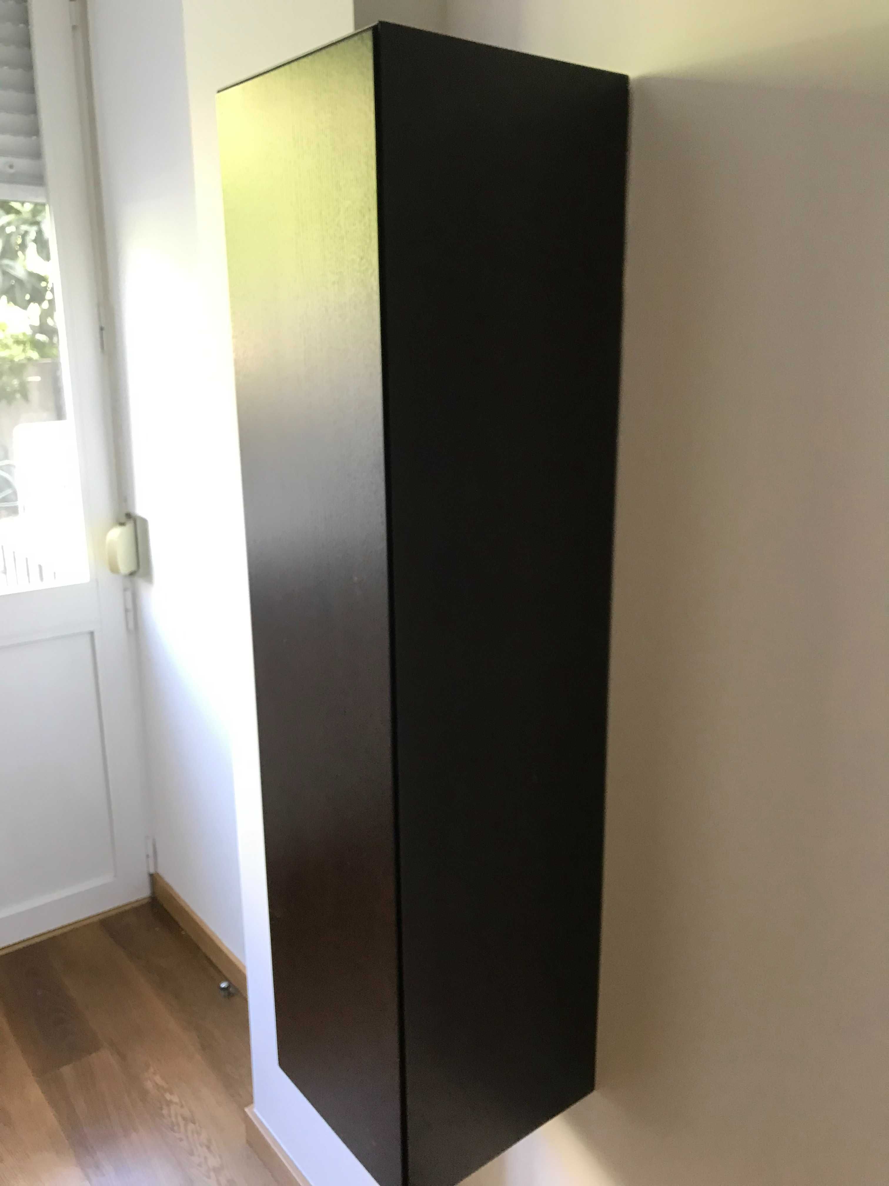Várias mobilias para sala de estar. Em bom estado de conservação.