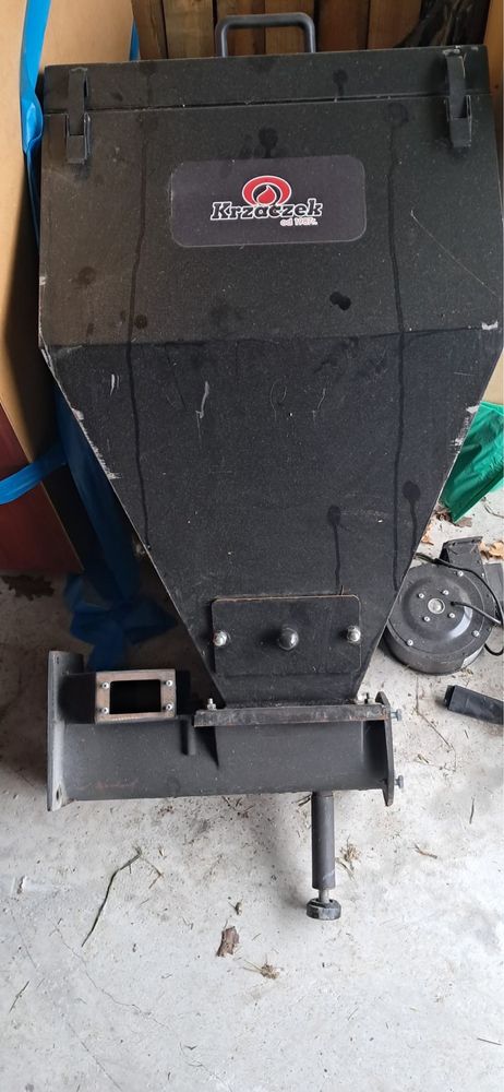 Piec kocioł krzaczek stan bdb . części. 25 kw