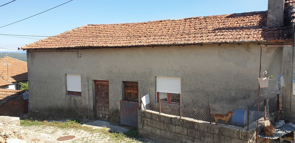 Casa de Habitação, p/ restaurar, Barbadães Baixo, Vila Pouca de Aguiar