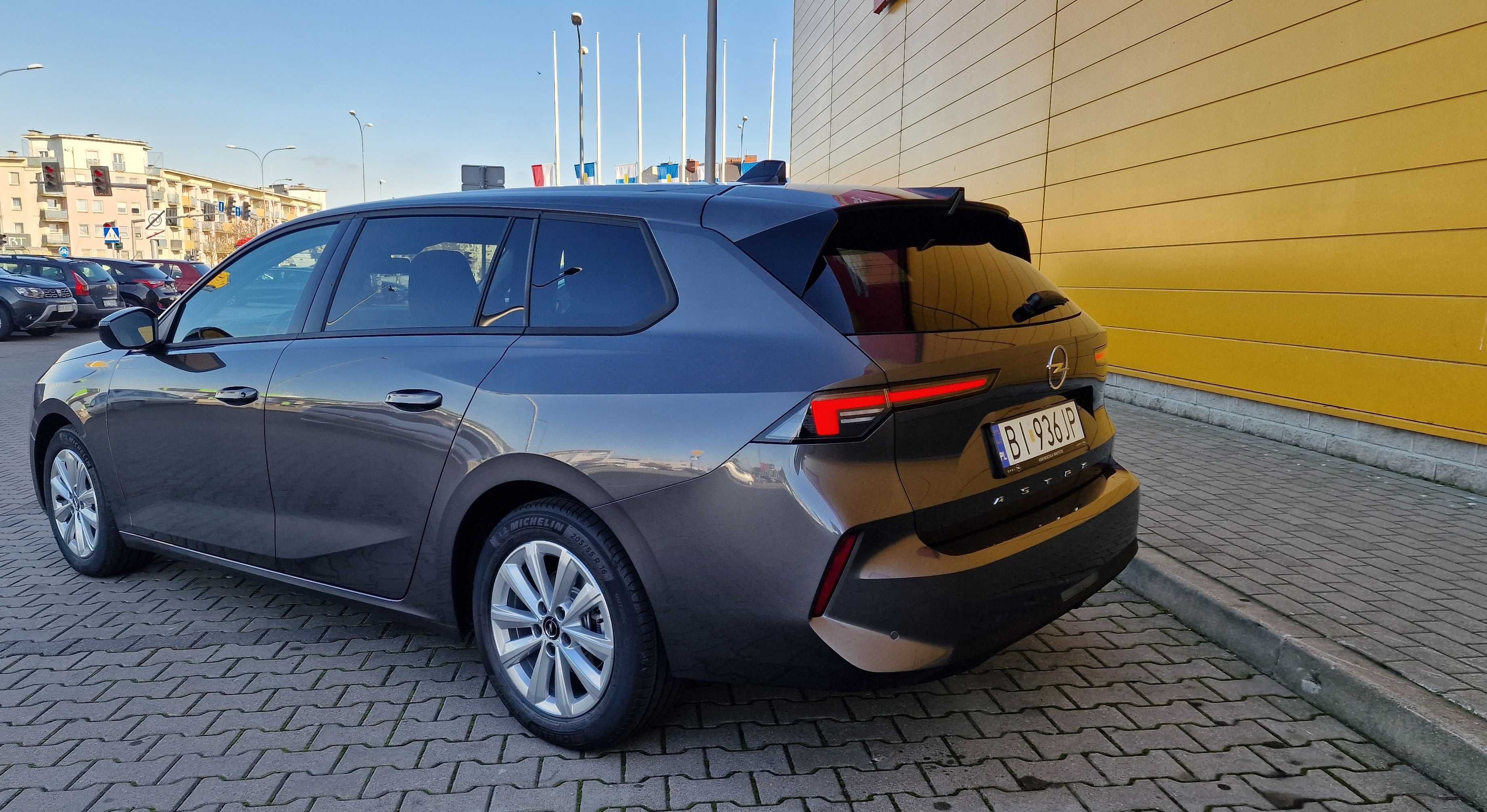 Wypożyczalnia aut OPEL ASTRA KOMBI AUTOMAT 2024 Wynajem aut osobowych