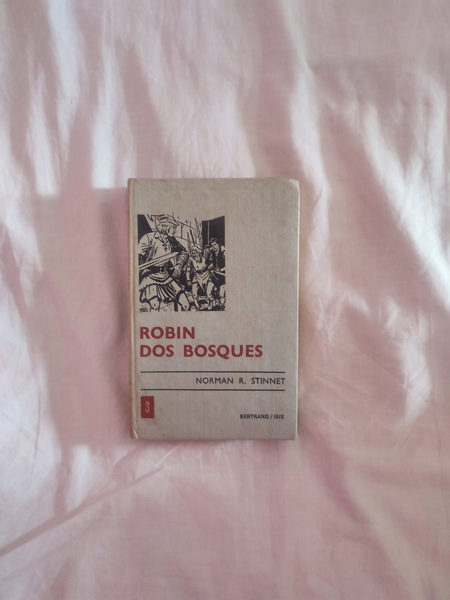 "Robin dos Bosques", Norman R. Stinnet