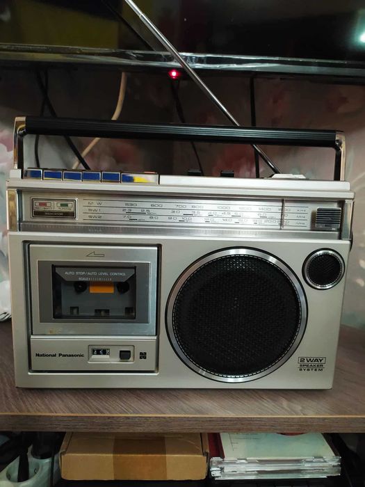 Продам кассетную магнитолу National Panasonic RX-1650T.