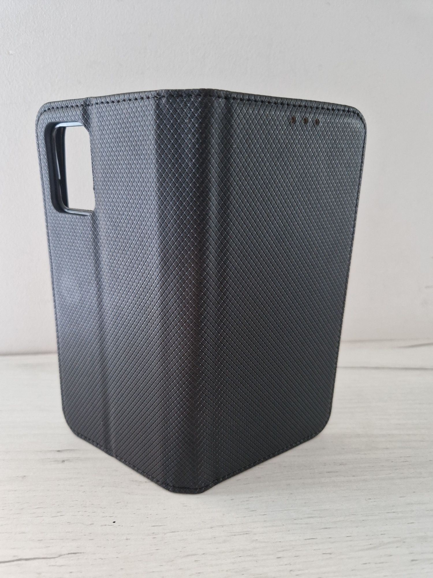 Kabura Smart Book MAGNET do MOTOROLA EDGE 30 NEO 5G Czarna