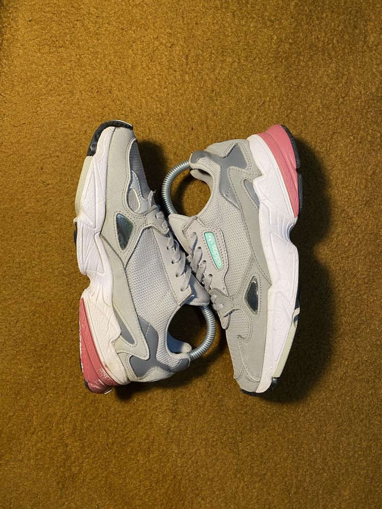 Серые кроссовки Adidas Falcon Yung | 38 размер 23,5см
