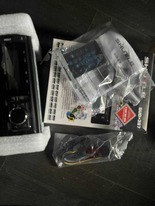 Автомагнітола SHUTTLE SUD-387 Black/White