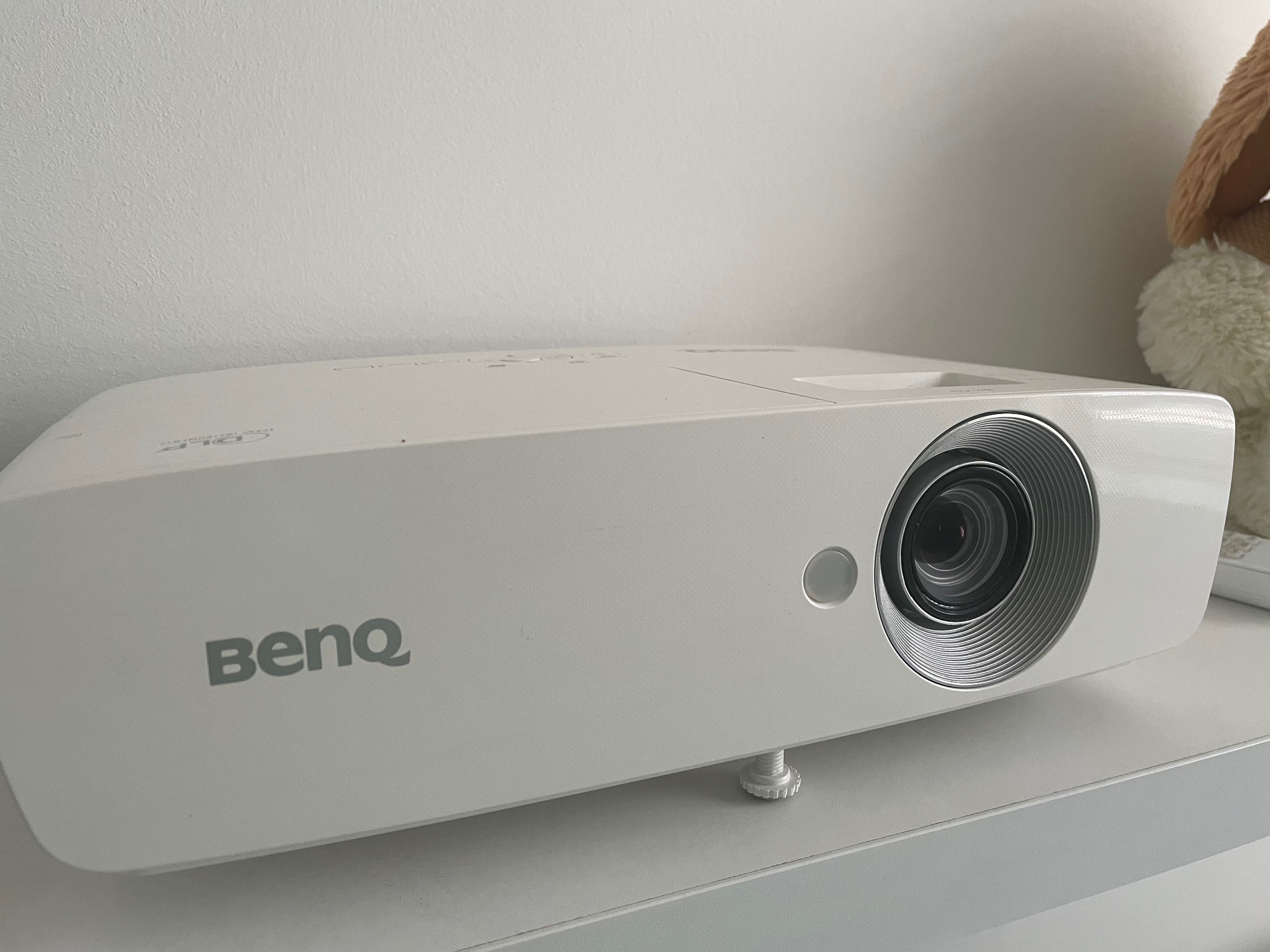Projektor HD BENQ W1090 (1920 x 1080) stan IDEALNY