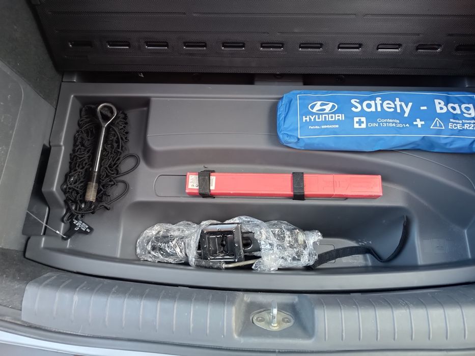 Hyundai Ioniq 28 кВ 12400$