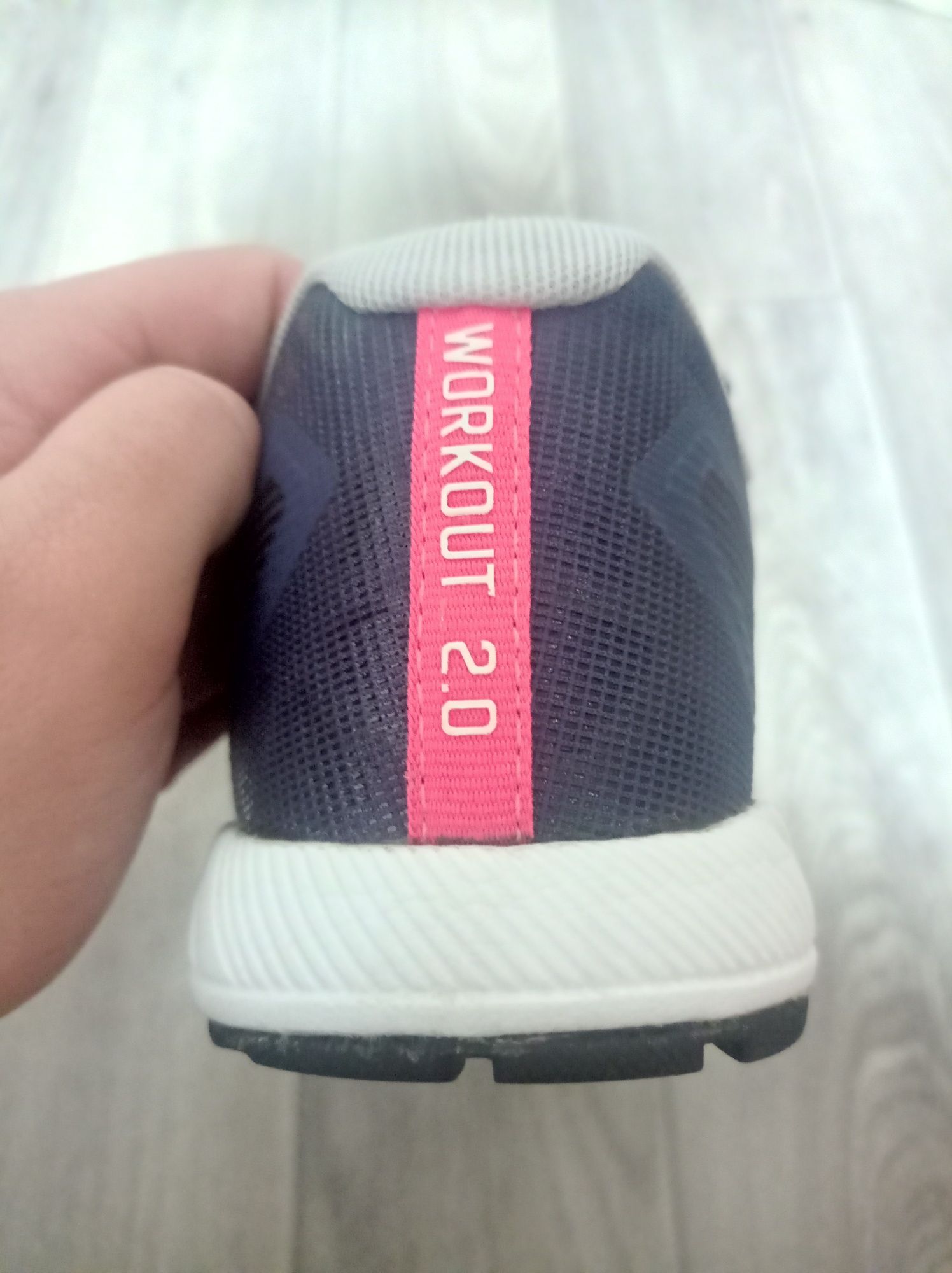 Продаю кросівки Reebok WORKOUT_2.0