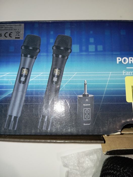 Dwa mikrofony bezprzewodowe bietrun