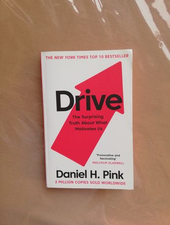 NOVO: Livro de bolso em INGLÊS "Drive: The Surprising Truth About What