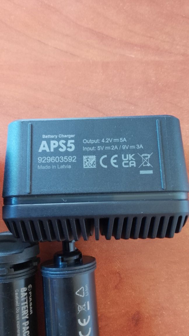 akumulatorki z adapterem Pulsar APS5 do termowizji