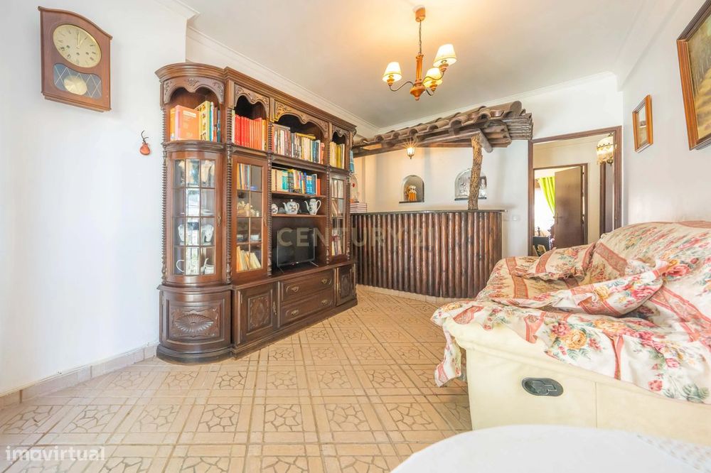 Apartamento T2, na Várzea, em Setúbal