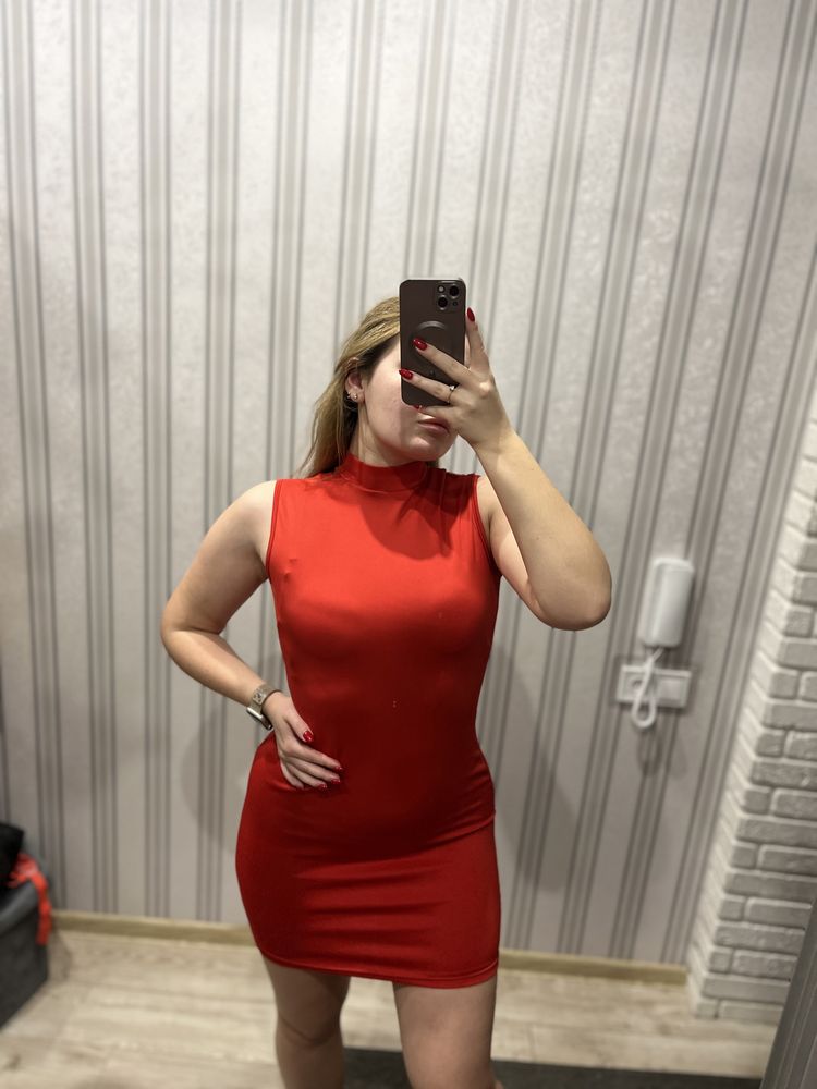 Красное платье, вечернее платье, платье с открытой спиной, платье мини