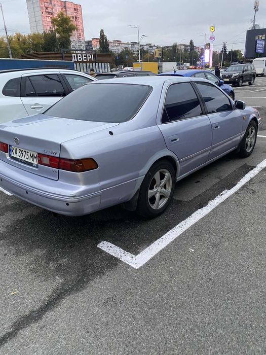 Тойота камри 3,0 бензин