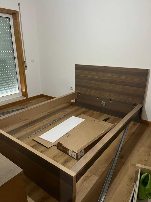 Cama IKEA MALM 200x140 e colchão molas ensacadas