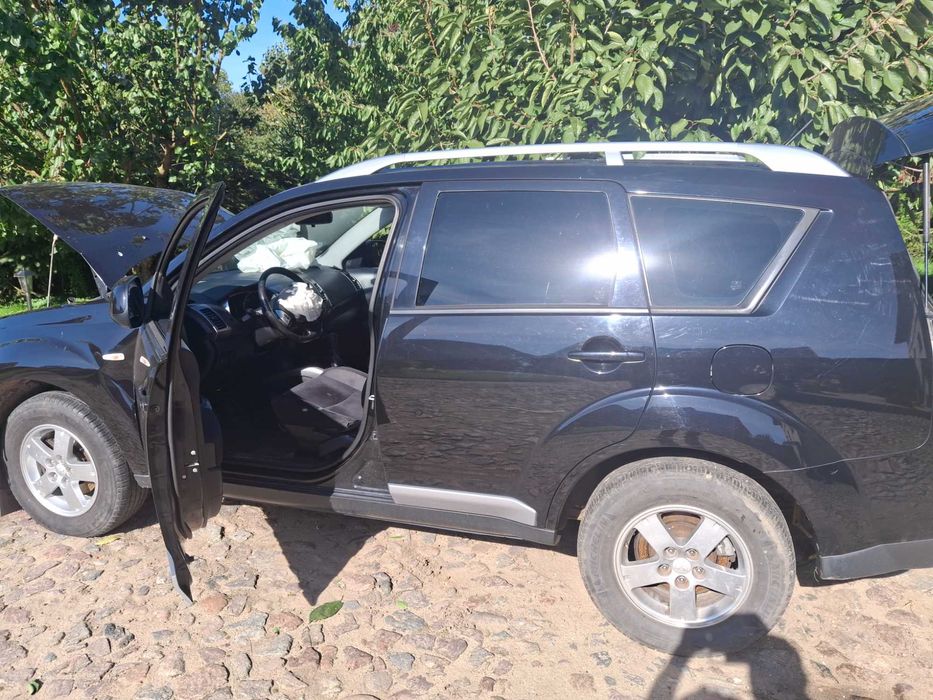 Mitsubishi outlander 2