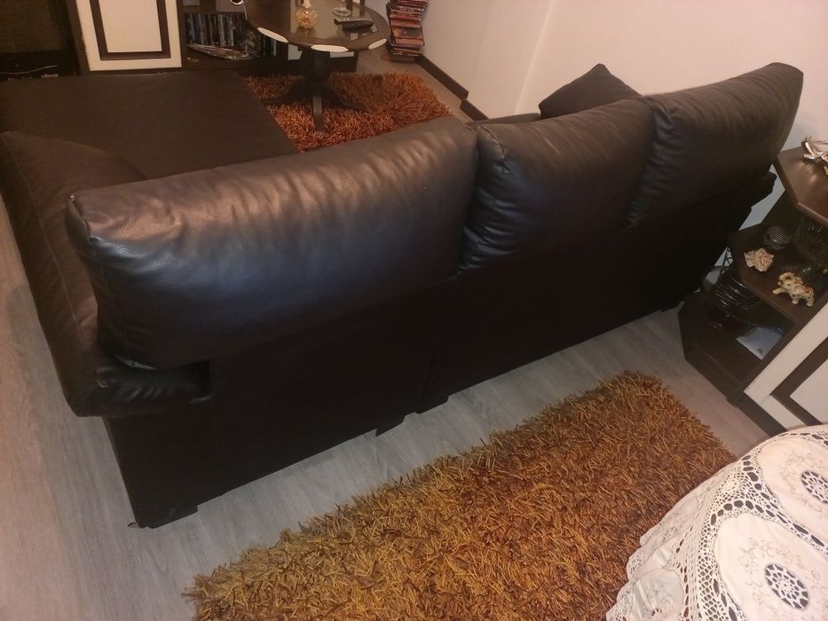 Sofa chaise longue em pele