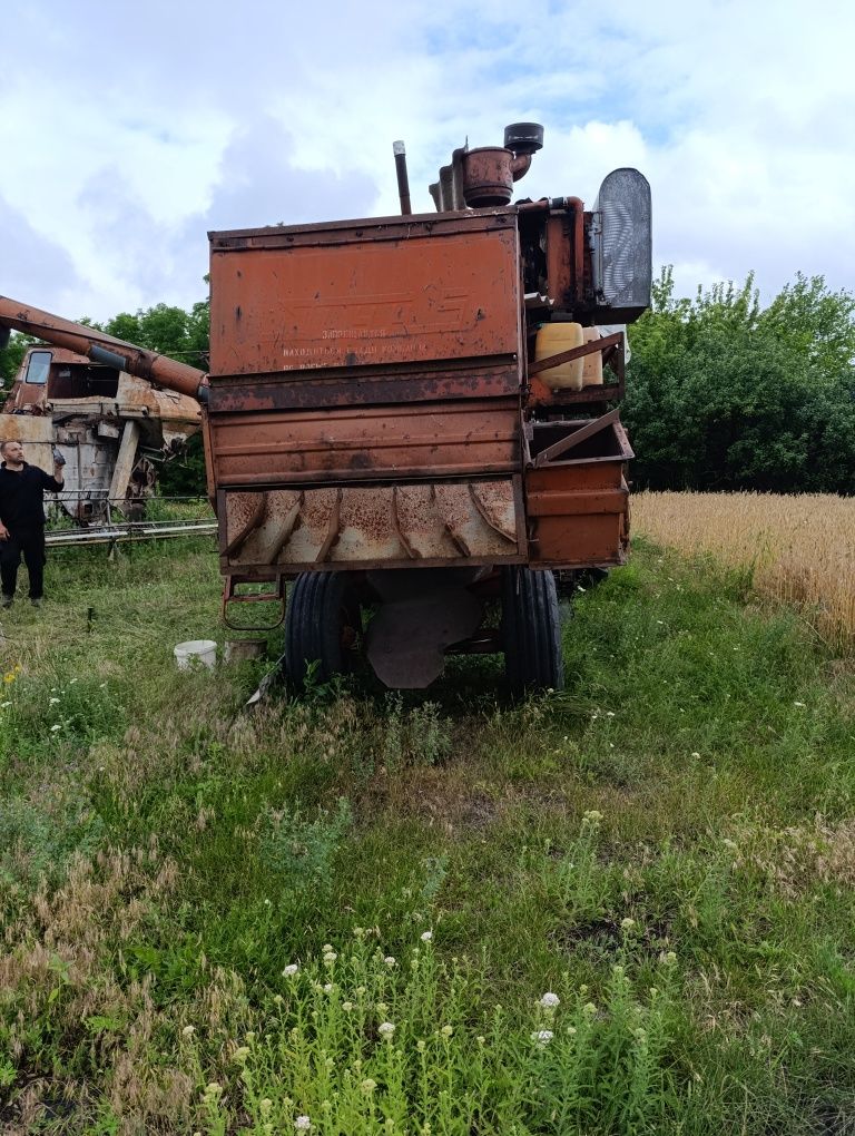 Продам комбайн Нива