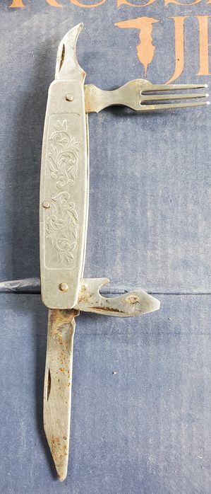 Ножи складные туристические разного вида