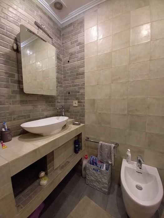 Будинок   з ремонтом та меблями, заходь та живи!