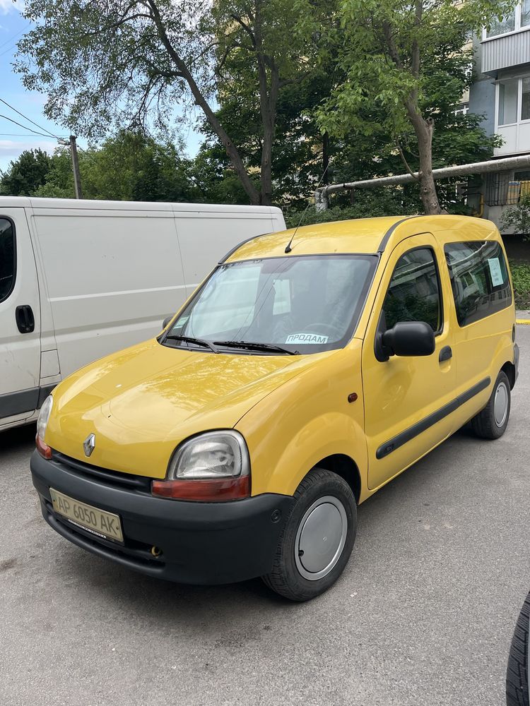 Renault Kangoo в отличном состоянии. Полностью обслужена