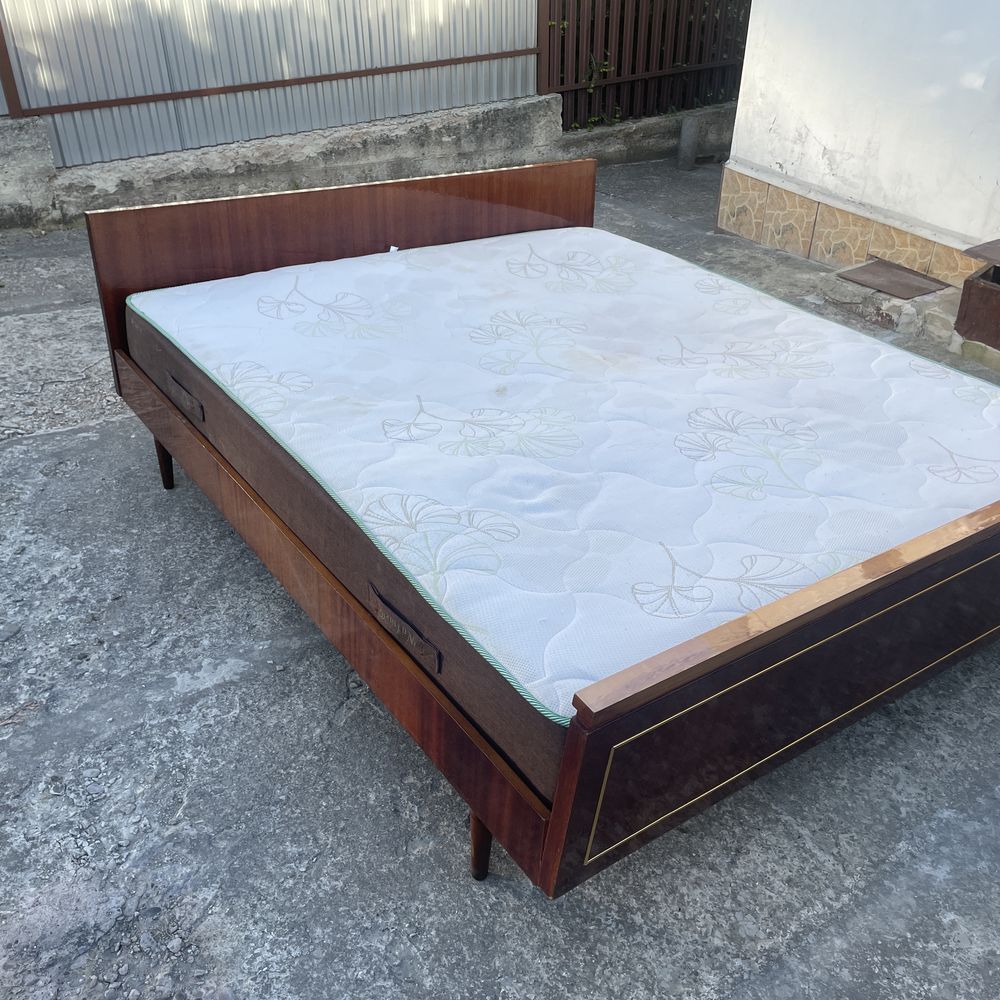 Ліжко двоспальне з ортопедичним матрацом 160 х 190 см.