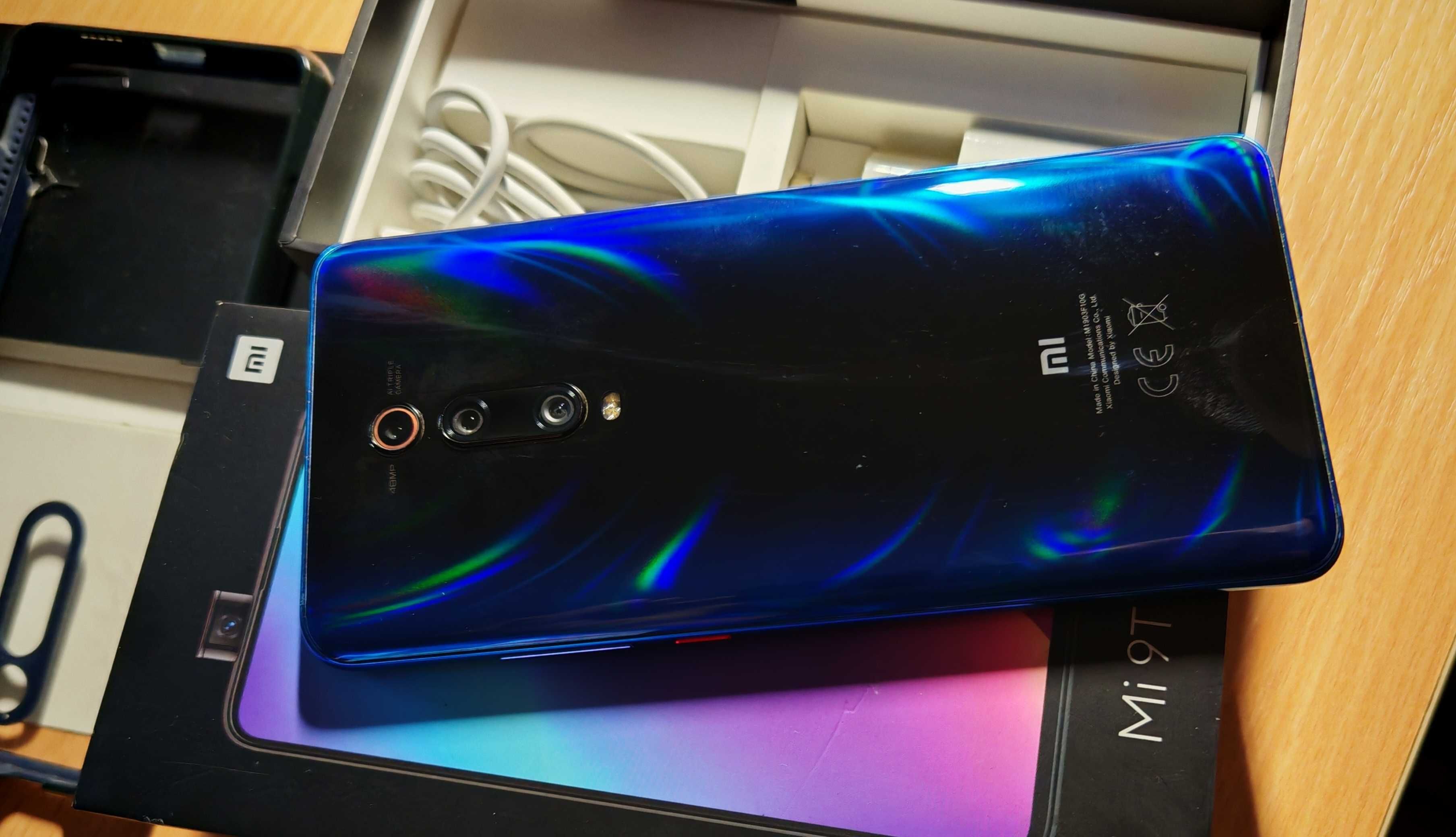 Xiaomi Mi 9T z wysuwanym aparatem - jak nowy