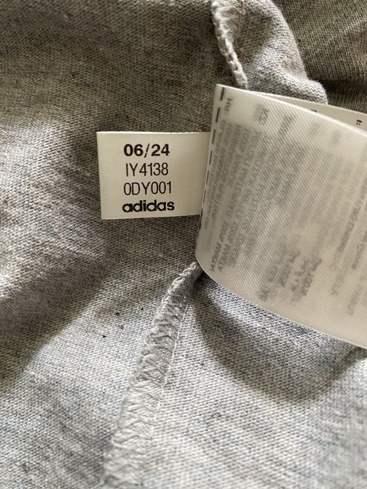 Продам футблку adidas