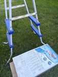 Drabinka  bestway 107 cm dwustopniowa.