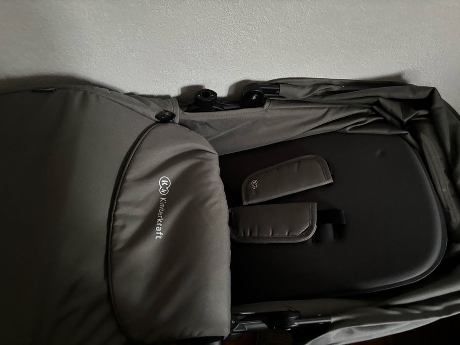 Carinho Moov Kinderkraft trio cinzento