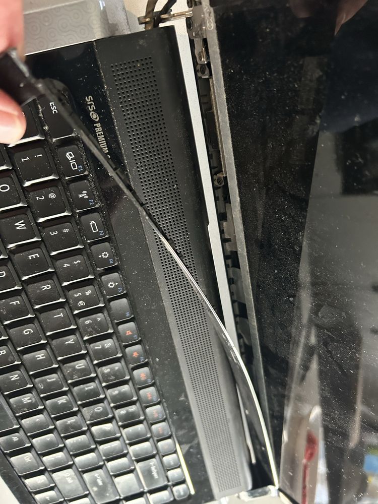 Laptop dell studio 1558, 15,4 uszkodzony
