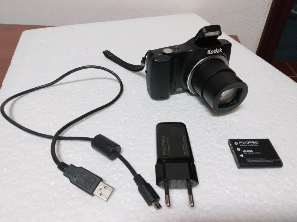 Máquina fotográfica e de filmar Kodak PixPro FZ210