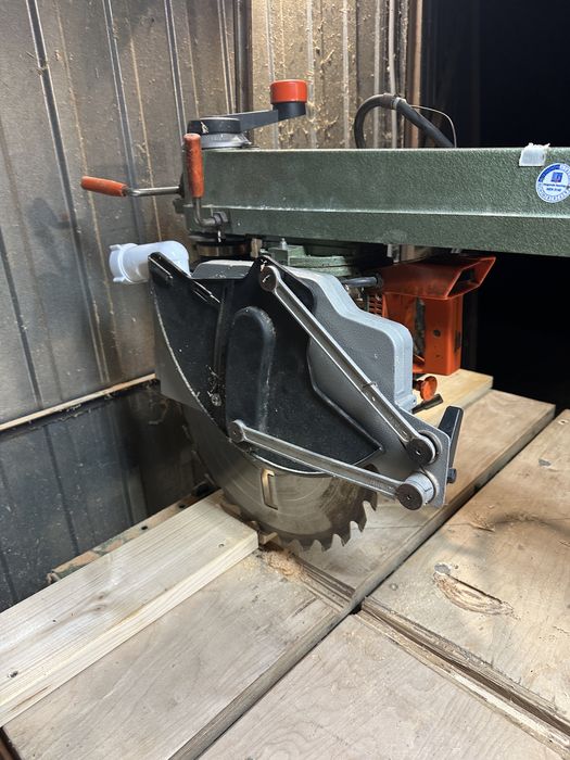 Duża piła radialna dewalt dw8003