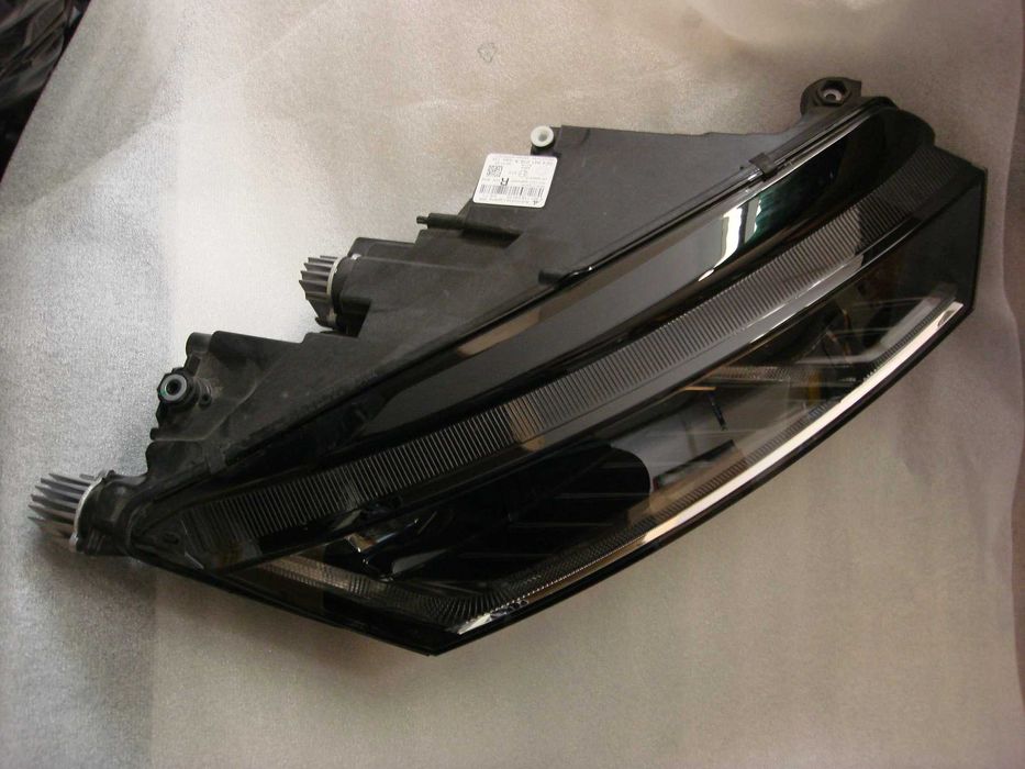 Reflektor Full Led przedni prawy Skoda Octavia IV 4 lampa 5E4