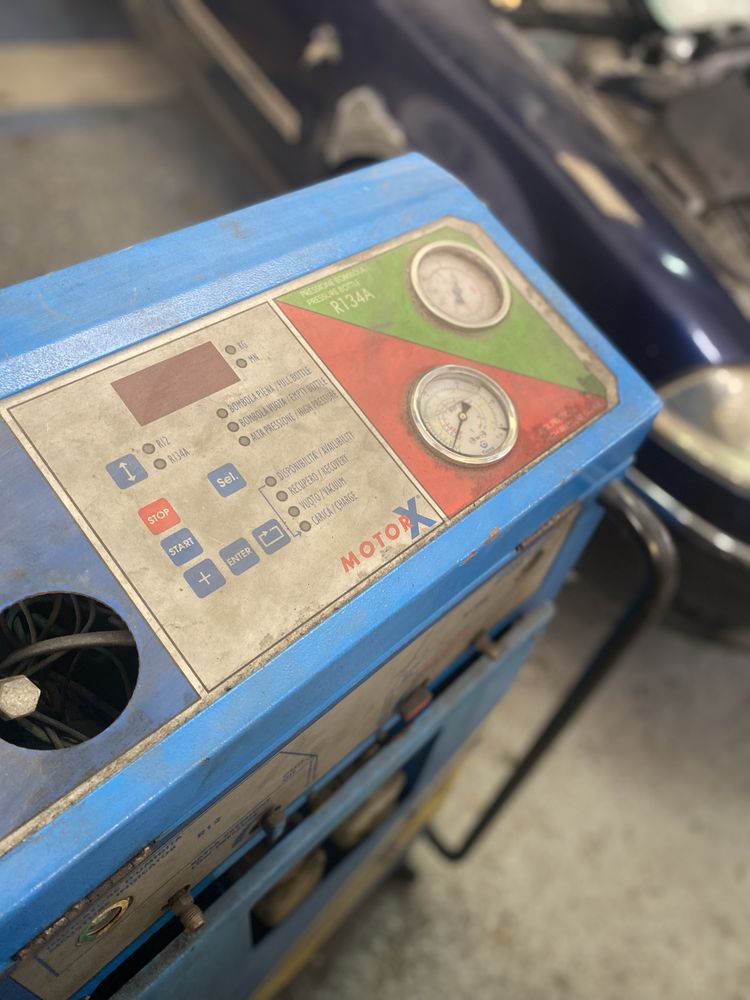 Maquina de carga ar Condicionado R12 e R134A *Avarariado*