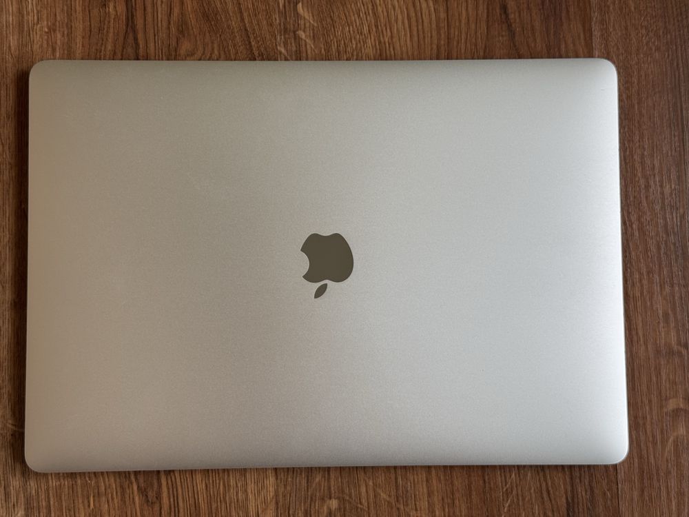 Laptop MacBook Pro 15 i7-7820HQ/16/512 A1707 Silver 2017 Ventura