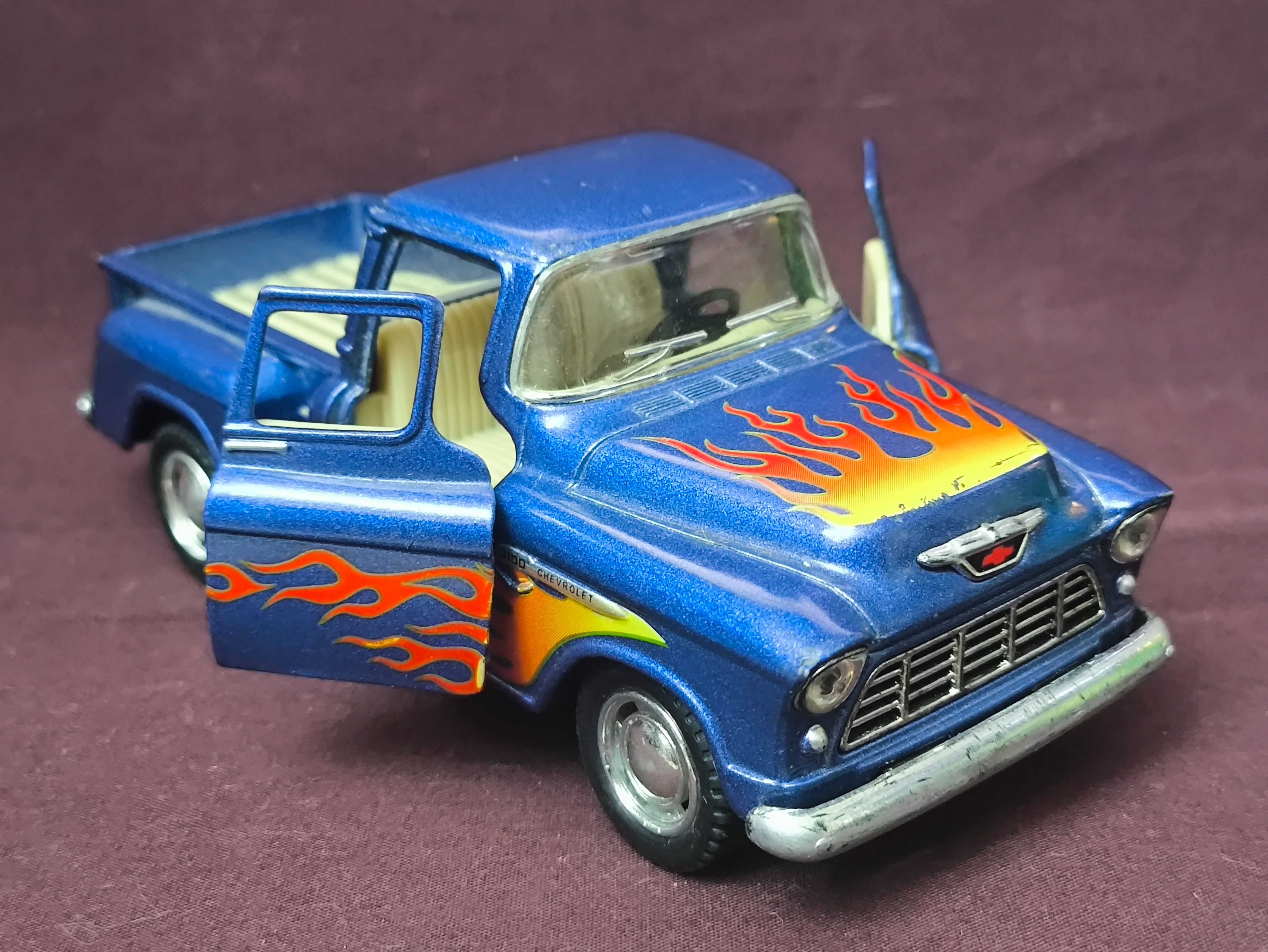 Машинка инерционная Chevy Stepside Pick-Up 1:32 Kinsmart