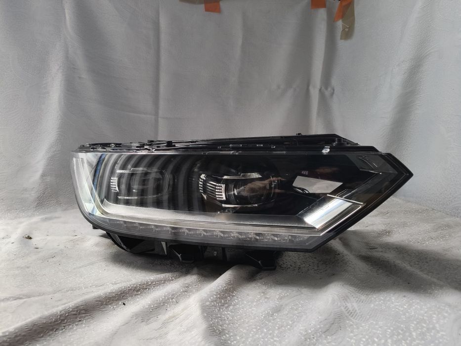Lampa prawa Full LED VW Passat B8 Europa reflektor przedni