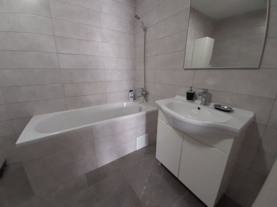 Нова 3 кімн. кв. в самісінькому центрі міста з приват. парковкою.