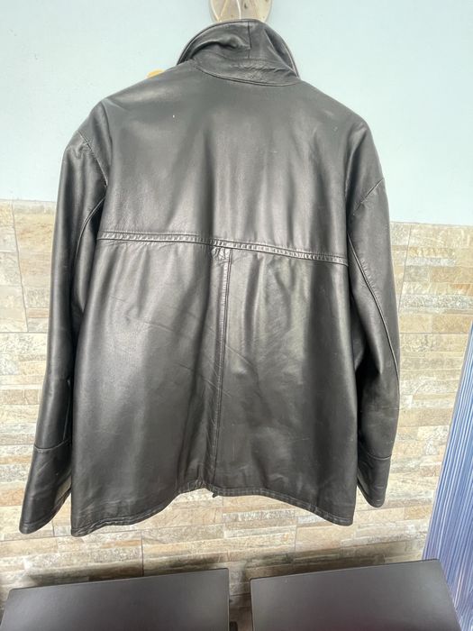 Casaco de homem em pele