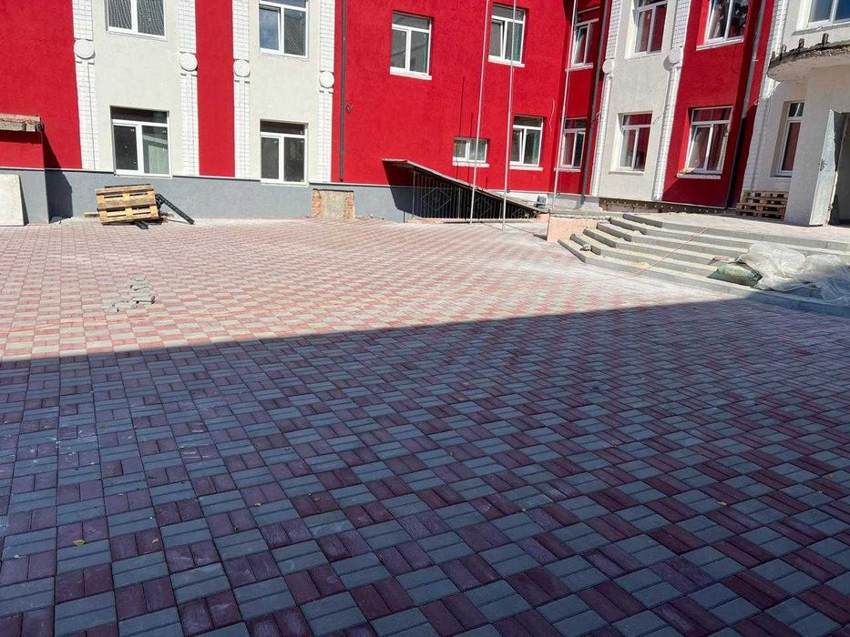 Ми пропонуємо повний комплекс послуг з асфальтування та благоустрою