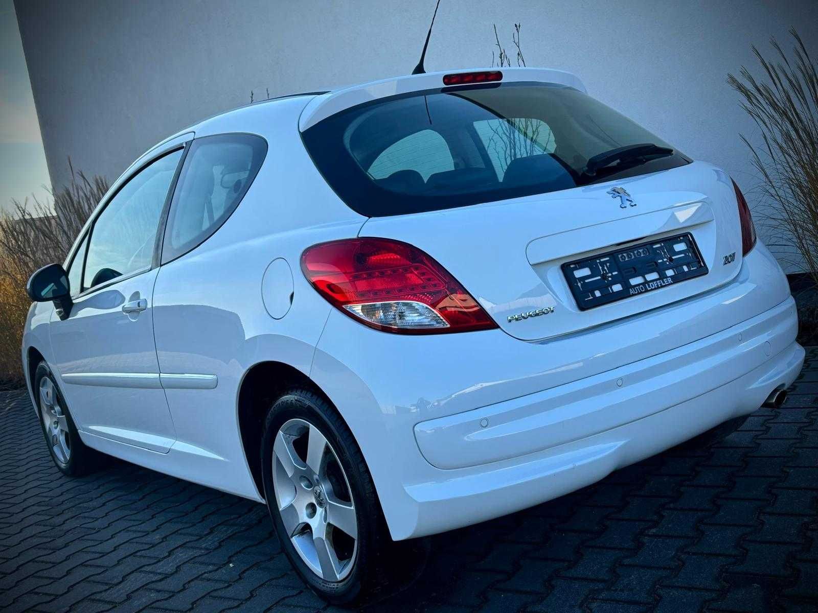 Peugeot 207 * 1.6 VTi Benzyna * 120KM * POLIFT * KLIMATRONIC *