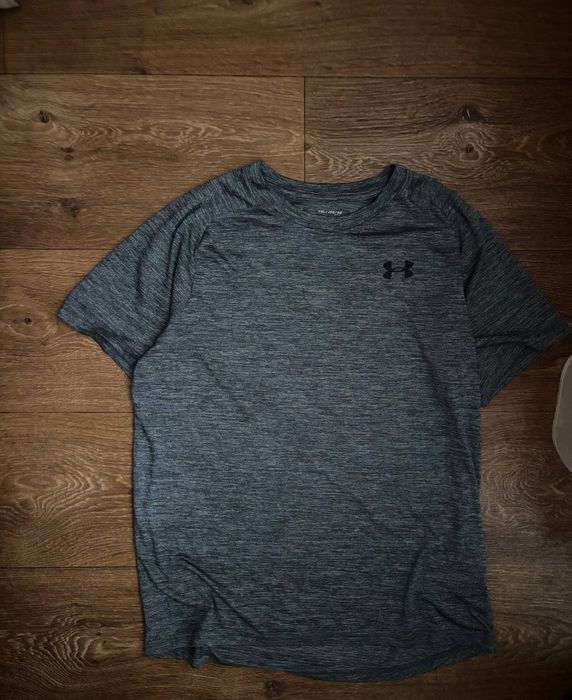 Футболка under armour