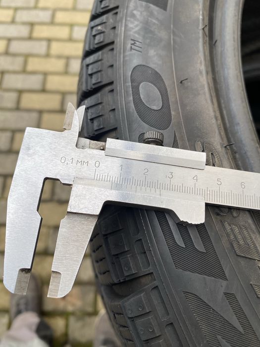 Зимові шини Pirelli Ice Zero FR 235/45 R18